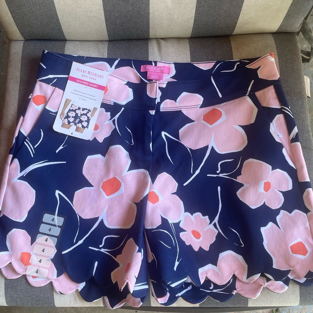 Isaac Mizrahi tailored shorts NWT size 4